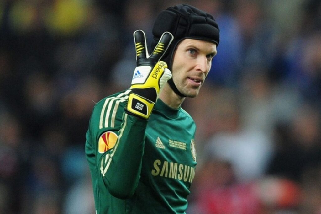 How Petr Cech Spoke To His Defenders In Three Languages At Once 3 Petr cech speaking english at Premier Skills Sundays ILC Hua Hin