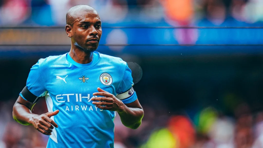 How Fernandinho Learned English And Captained Manchester City For Nine Years 3 Fernandinho learning english at Premier Skills Sundays ILC Hua Hin